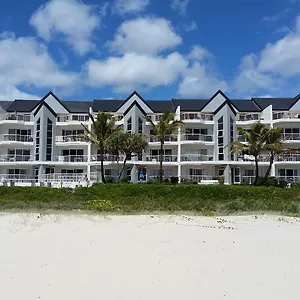 Surfers Horizons **** Gold Coast
